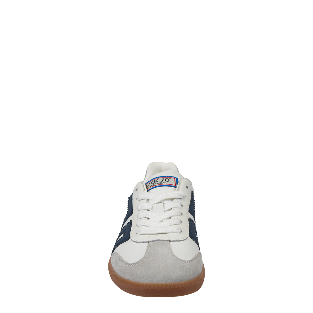 CLOUD in NAVY Sneakers