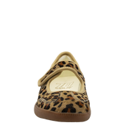 AYA in LEOPARD MILK Sneakerina