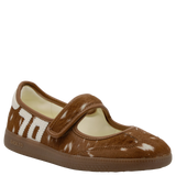 AYA in SIKA MILK Sneakerina