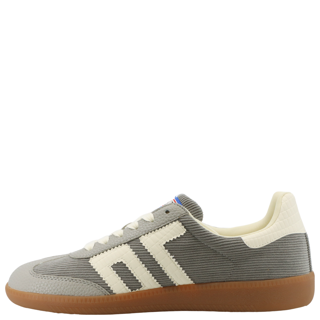 CLOUD C in GREY MILK Sneakers
