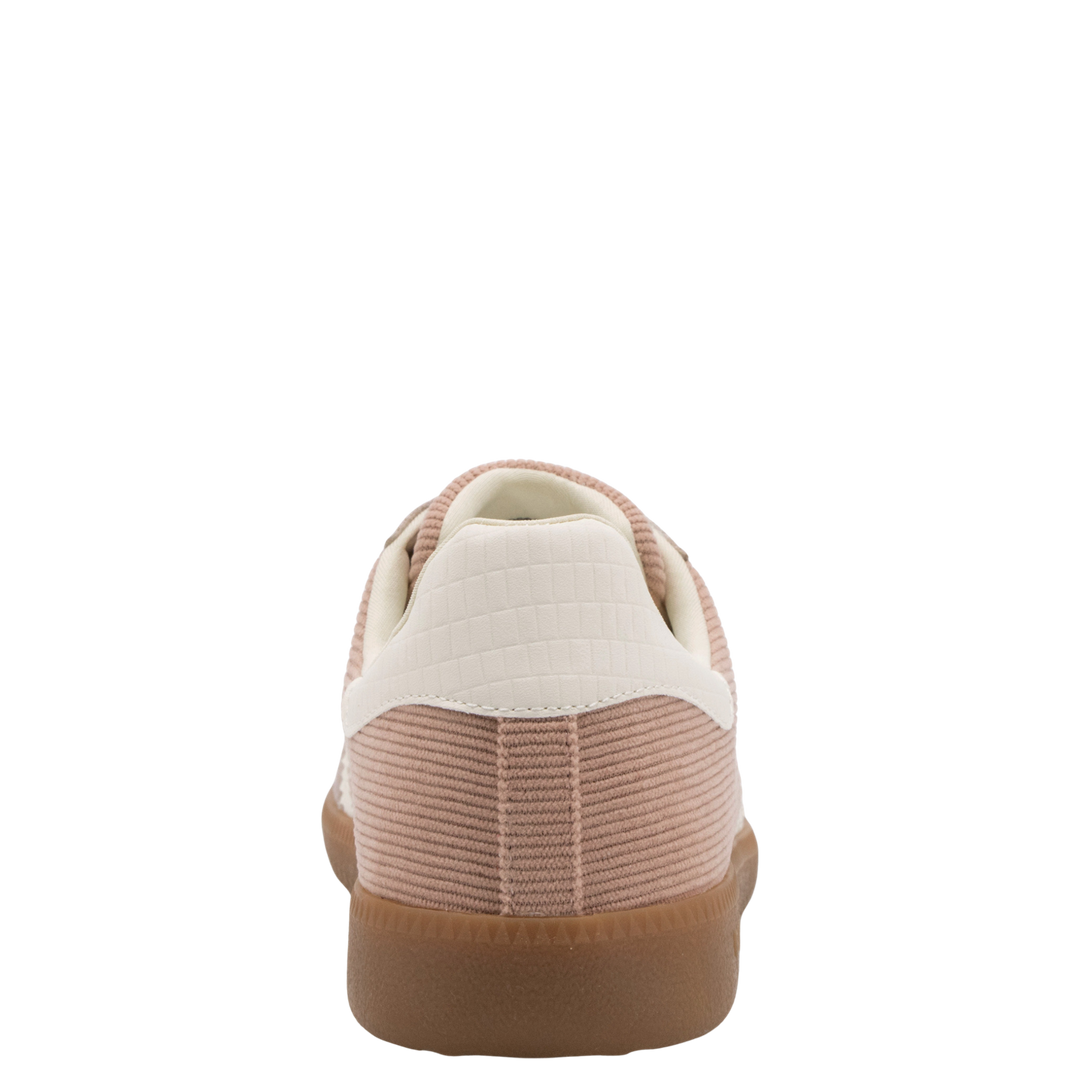 CLOUD C in NUDE MILK Sneakers