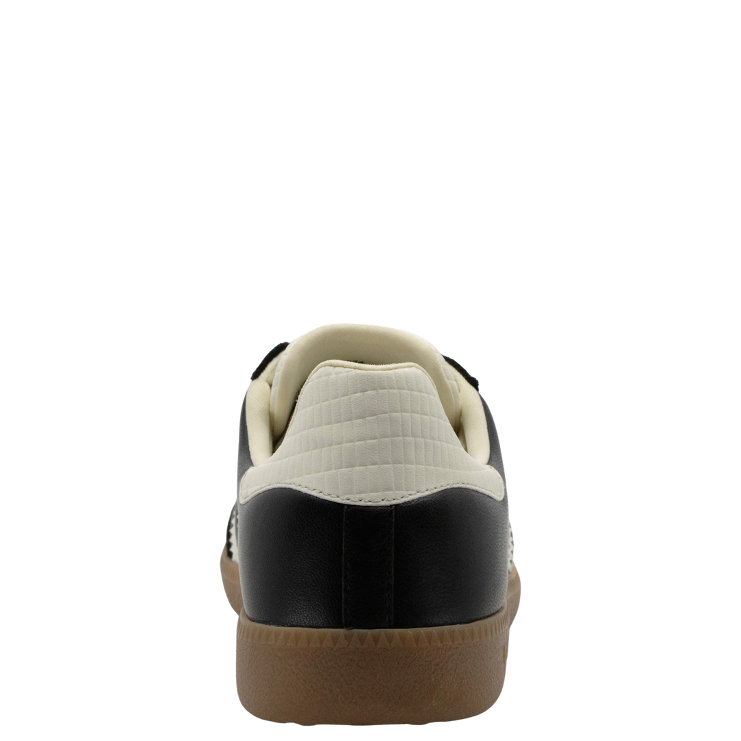 CLOUD NC in BLACK MILK Sneakers