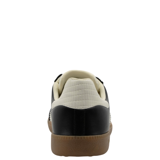 CLOUD NC in BLACK MILK Sneakers