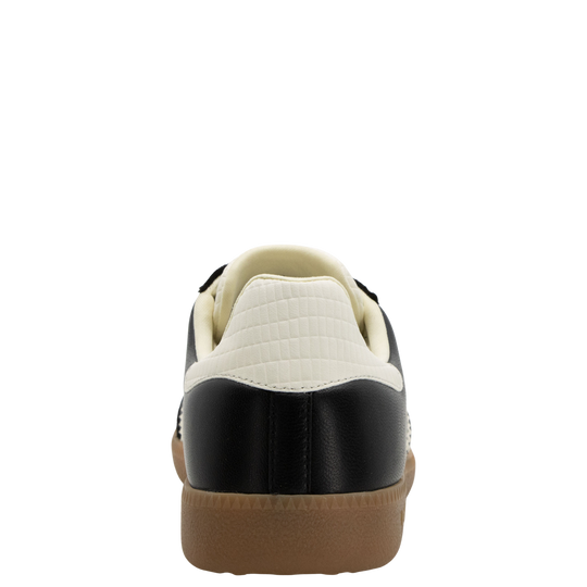 CLOUD NC in BLACK MILK Sneakers