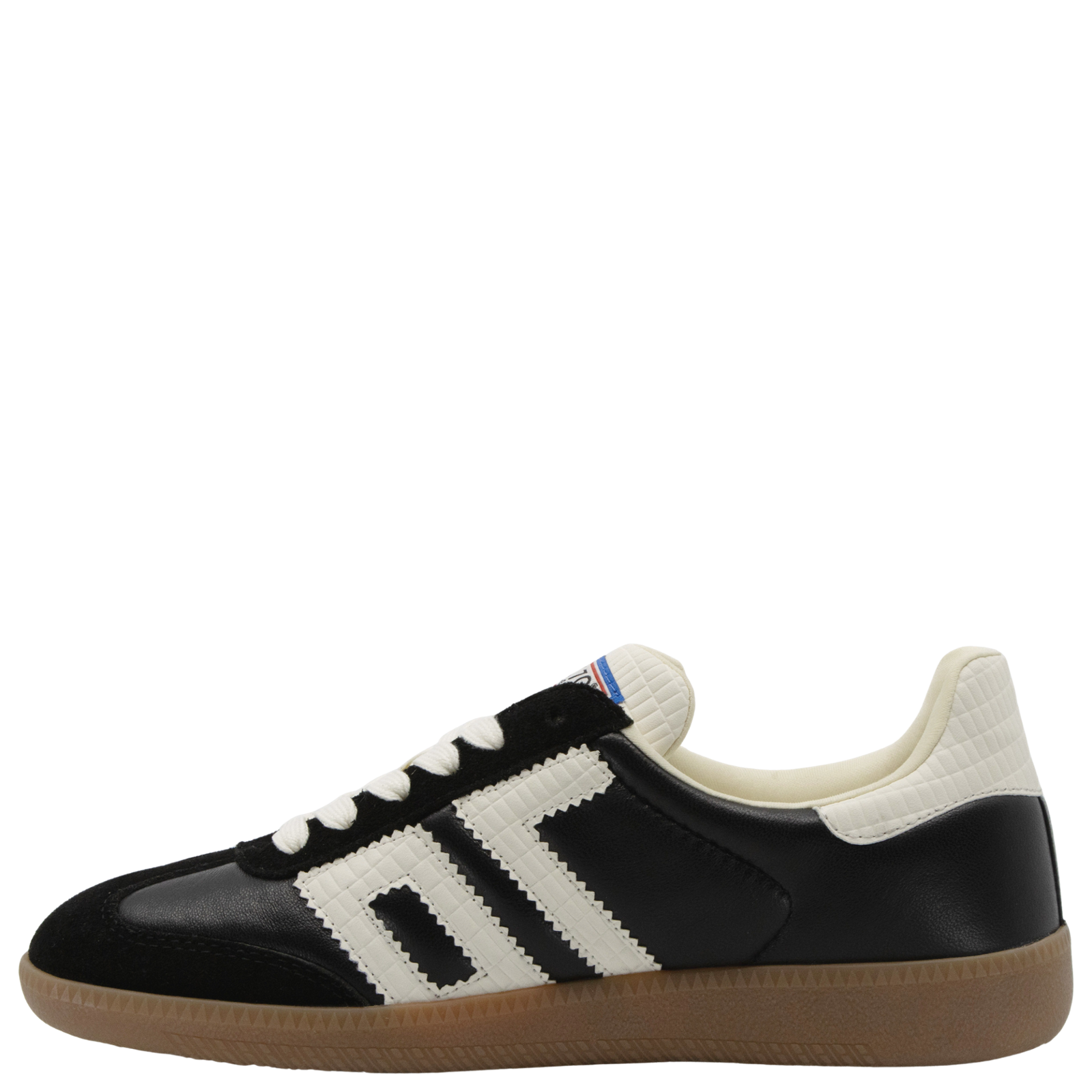 CLOUD NC in BLACK MILK Sneakers