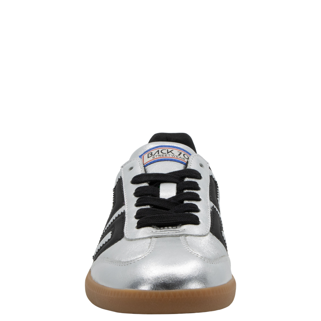 CLOUD NM in SILVER BLACK Sneakers