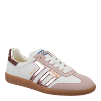 CLOUD in PINK Sneakers
