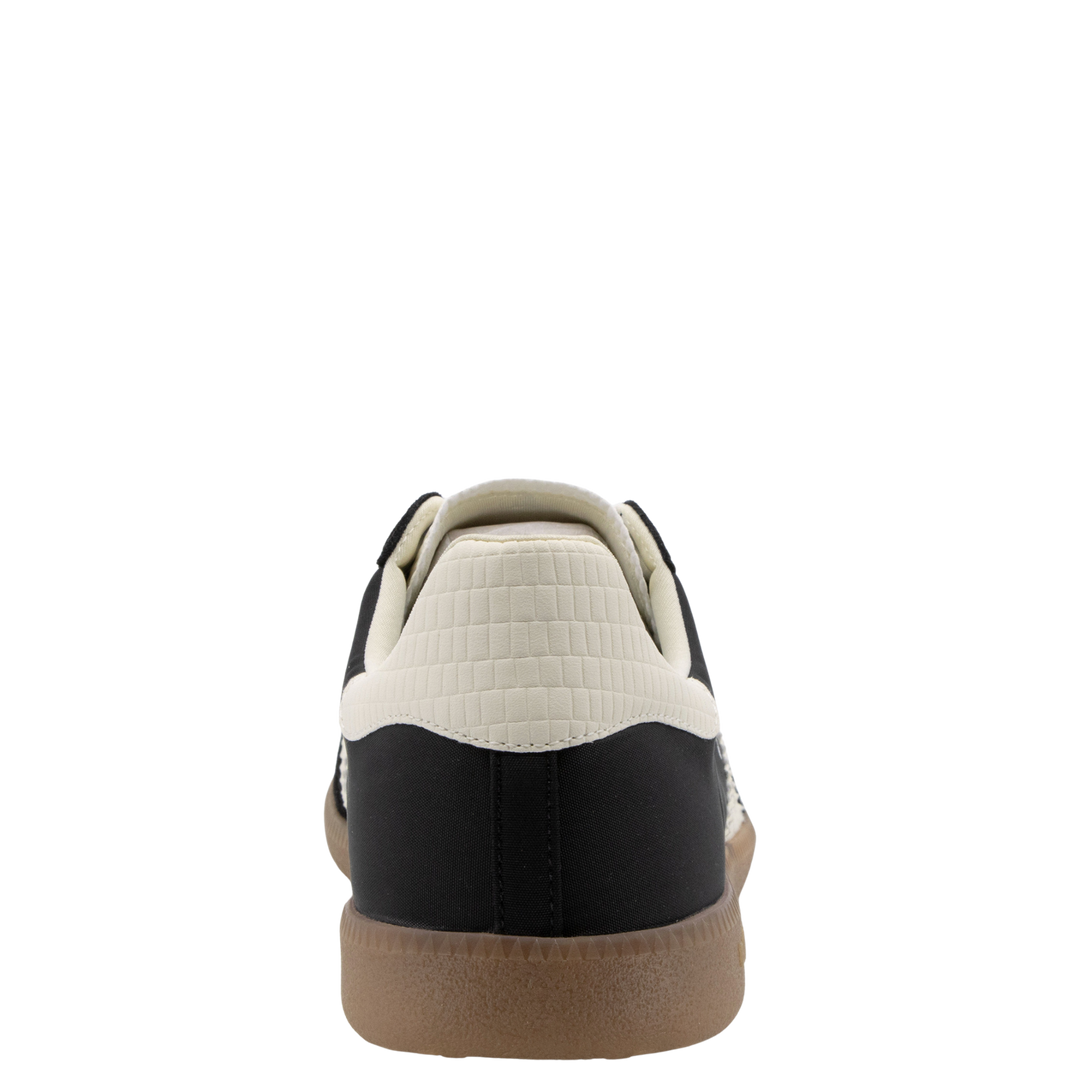 GHOST 600 in BLACK Sneakers