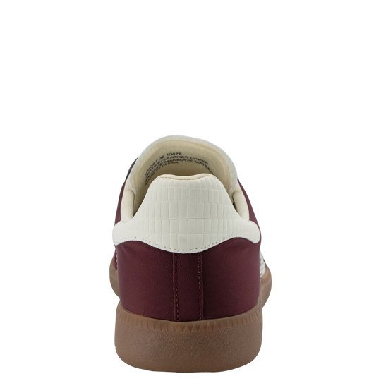 GHOST in WINE MILK Sneakers