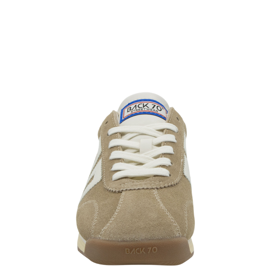 RUNNER in TAN Sneakers
